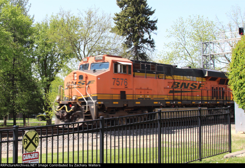 BNSF 7576